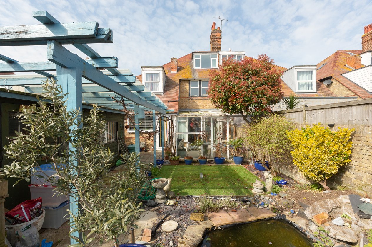 Properties Under Offer in Cliffe Avenue Margate