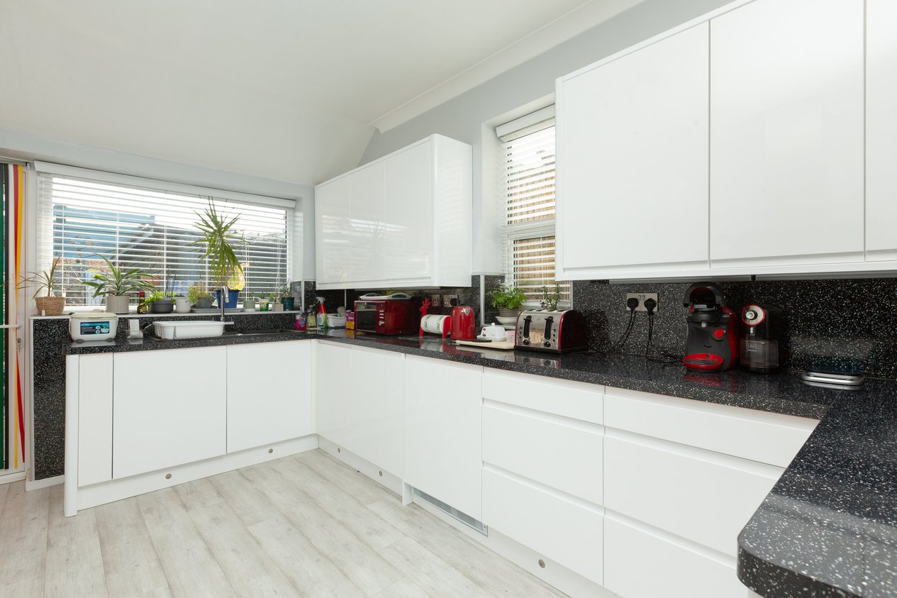 Properties Under Offer in Cliffe Avenue Margate