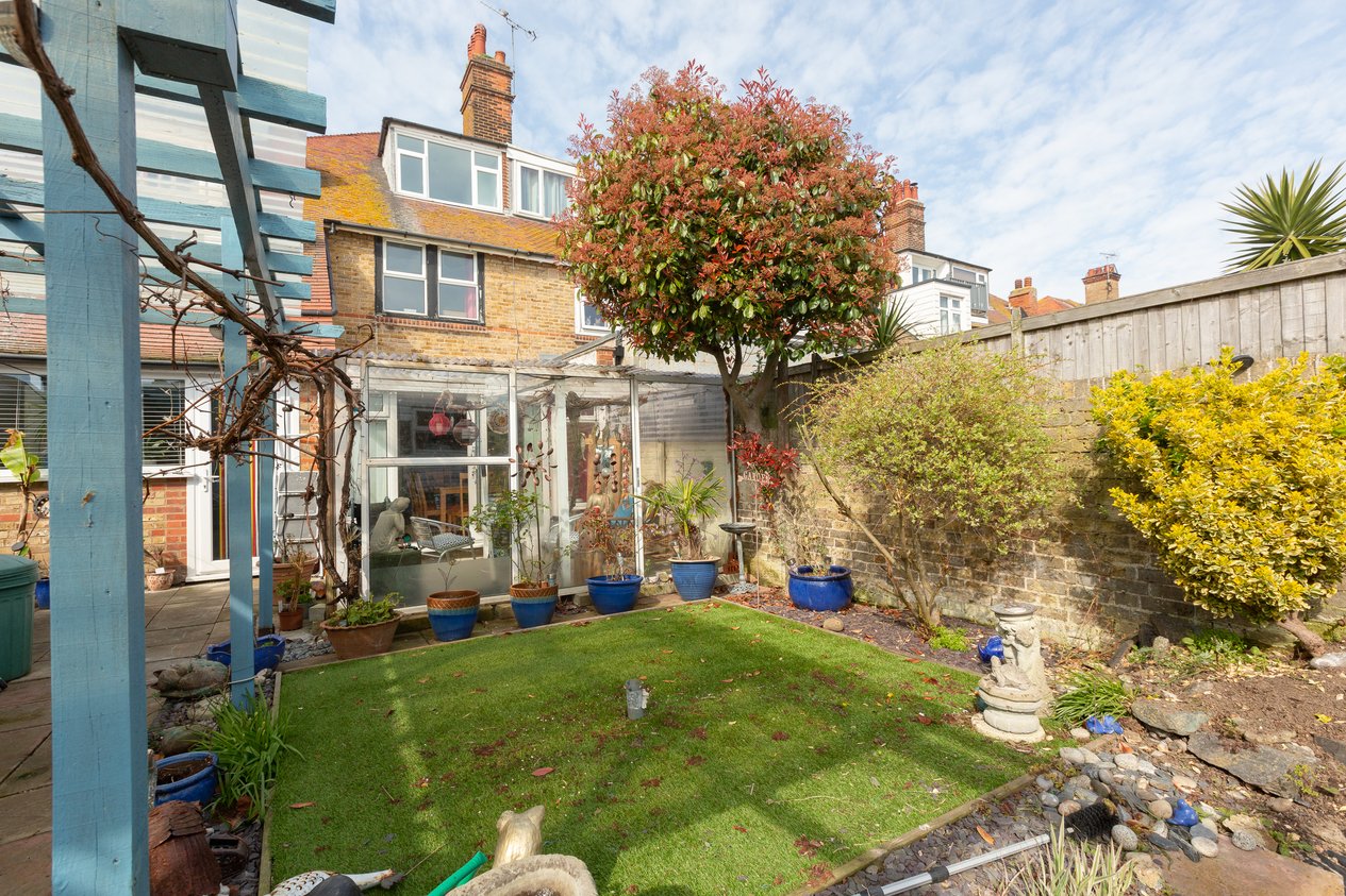 Properties Under Offer in Cliffe Avenue Margate