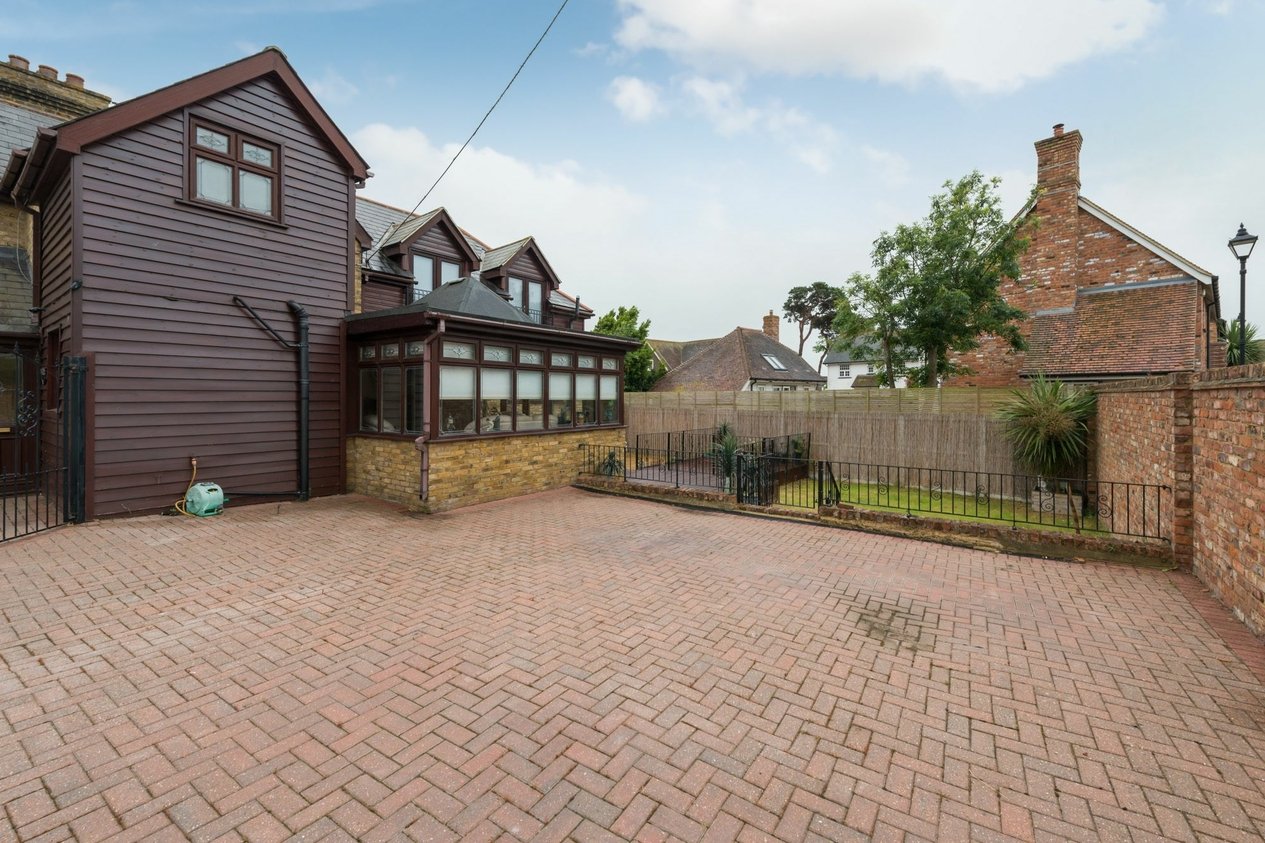 Properties For Sale in Cliffsend Road  Cliffsend