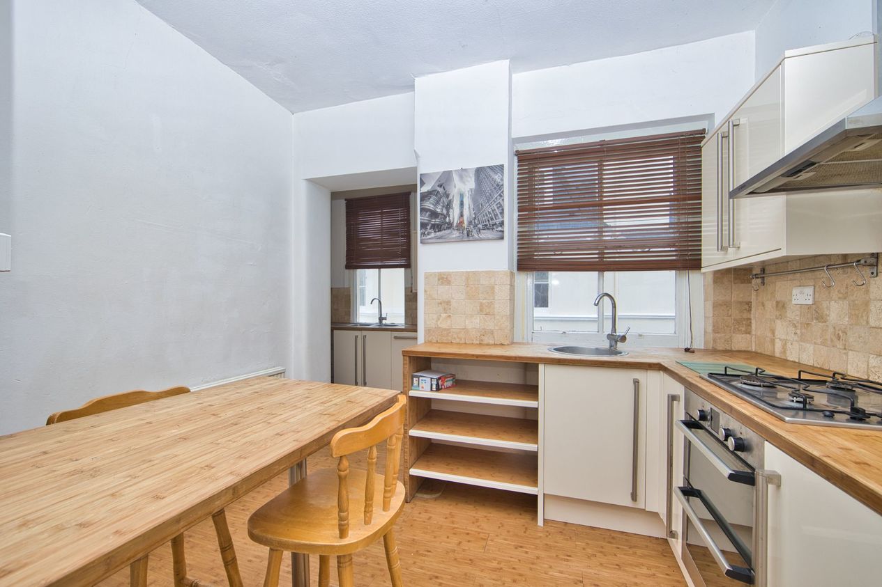 Properties For Sale in Bath Court  12-14 Clifton Crescent CT20