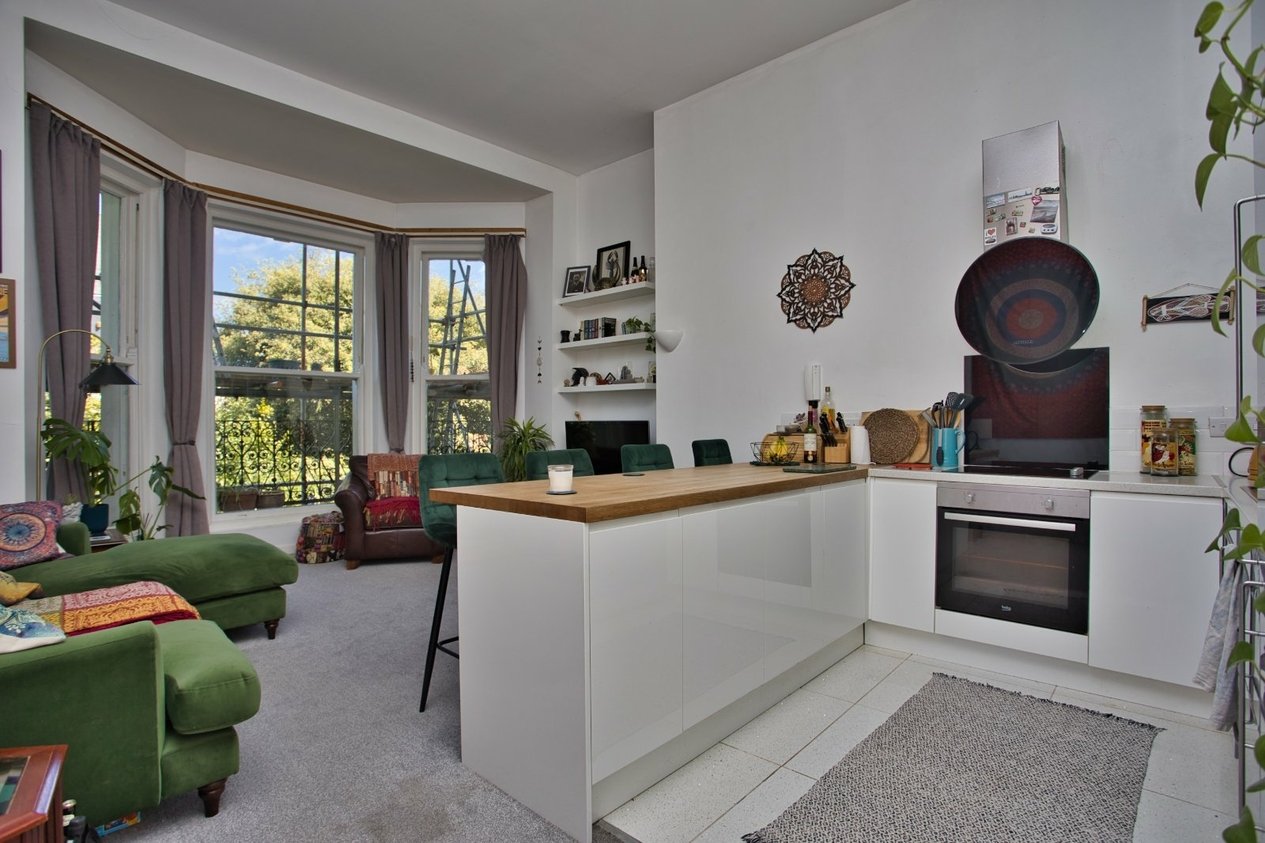 Properties Under Offer in Clifton Gardens Folkestone