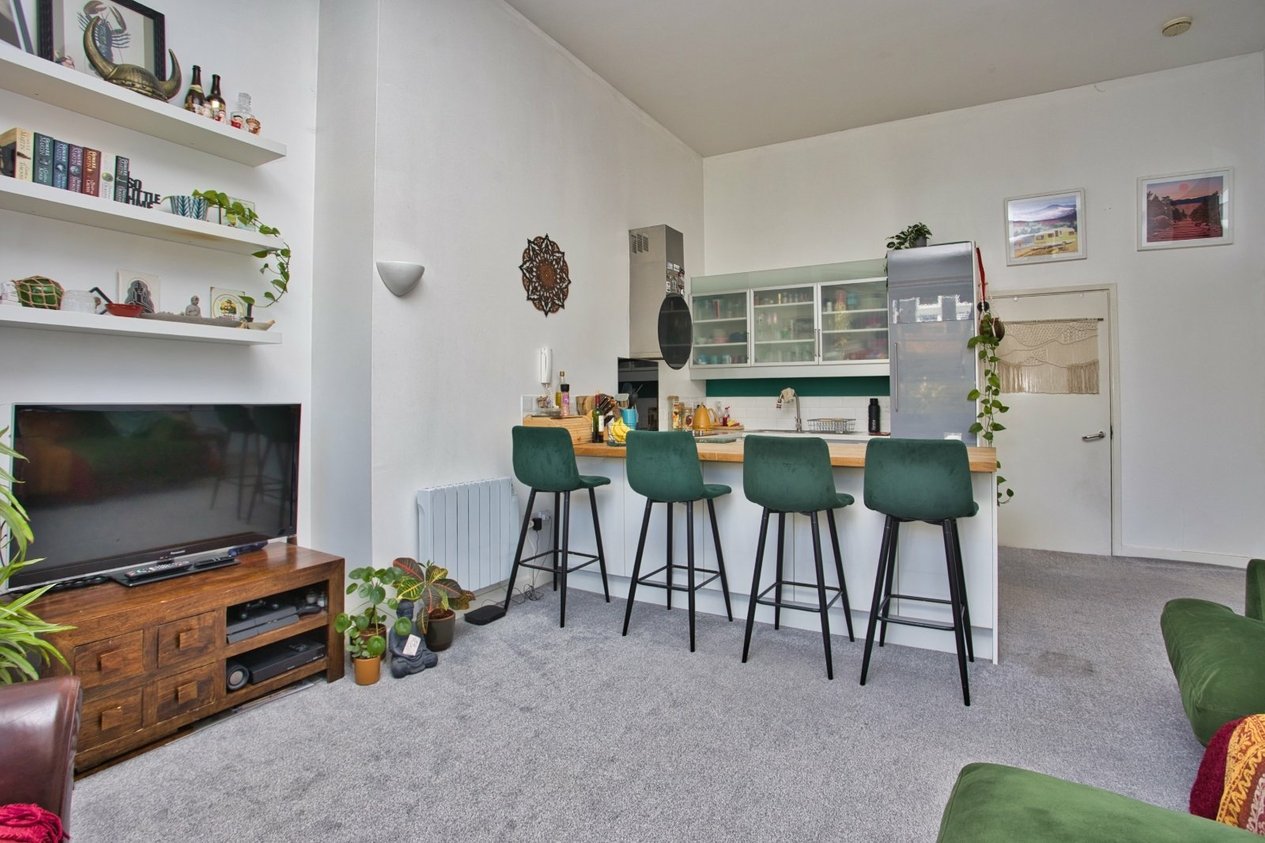 Properties Under Offer in Clifton Gardens Folkestone