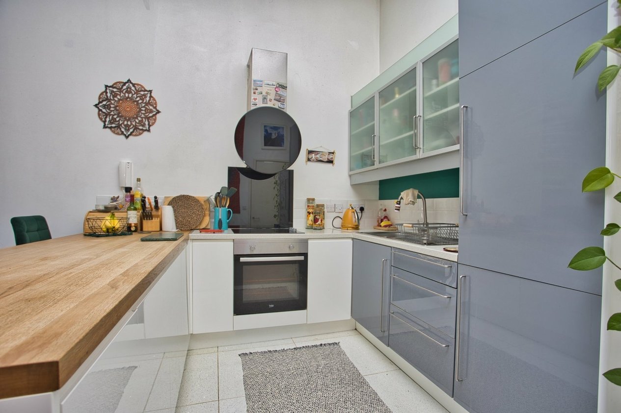 Properties Under Offer in Clifton Gardens Folkestone