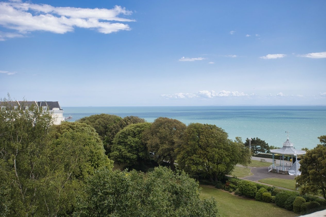 Properties For Sale in Clifton Gardens Folkestone