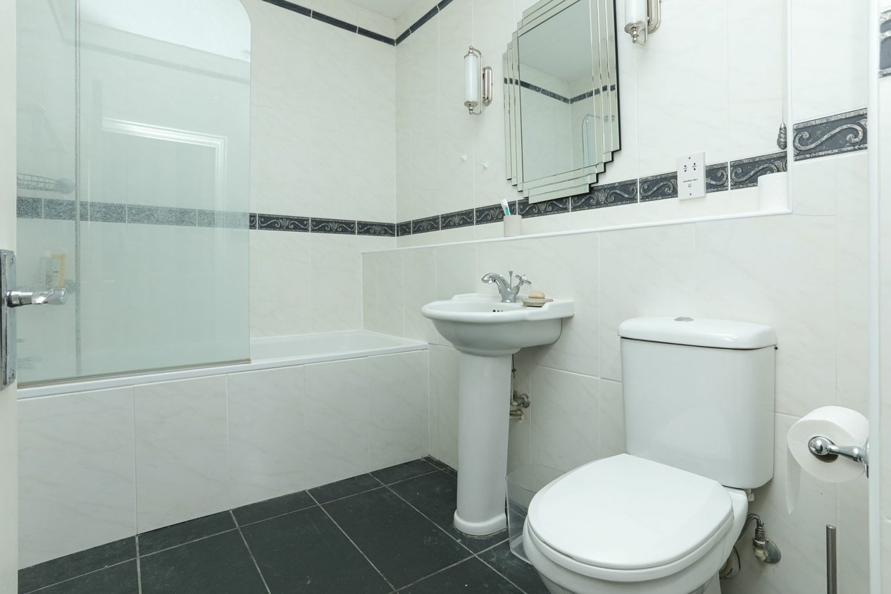 Properties Sold Subject To Contract in Clifton Gardens  Folkestone