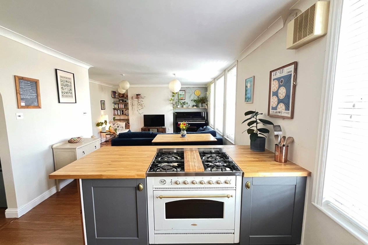 Properties Under Offer in Clifton Road Folkestone