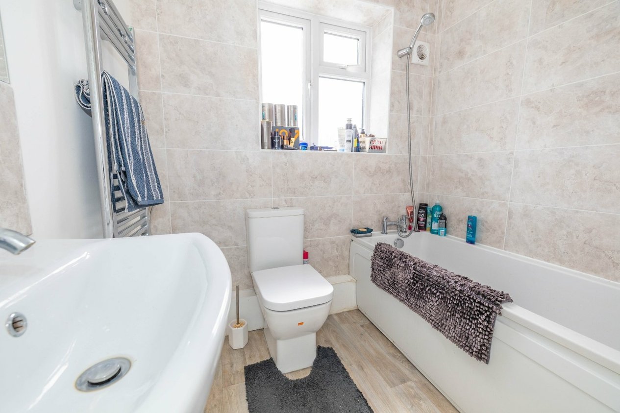Properties For Sale in Clynton Way Ashford