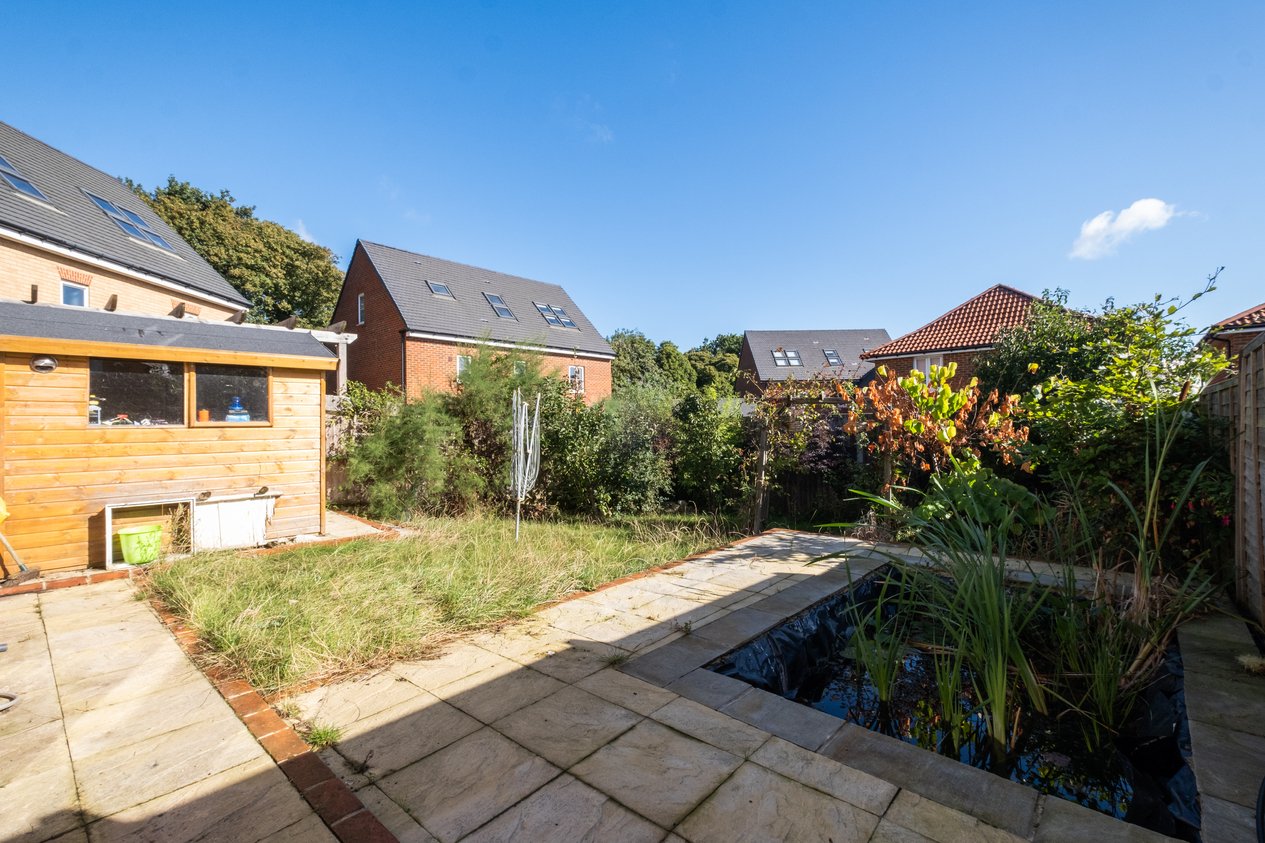 Properties Under Offer in Coalfield Grove Aylesham