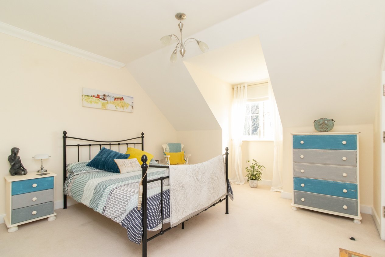 Properties For Sale in College Gardens Westgate-On-Sea