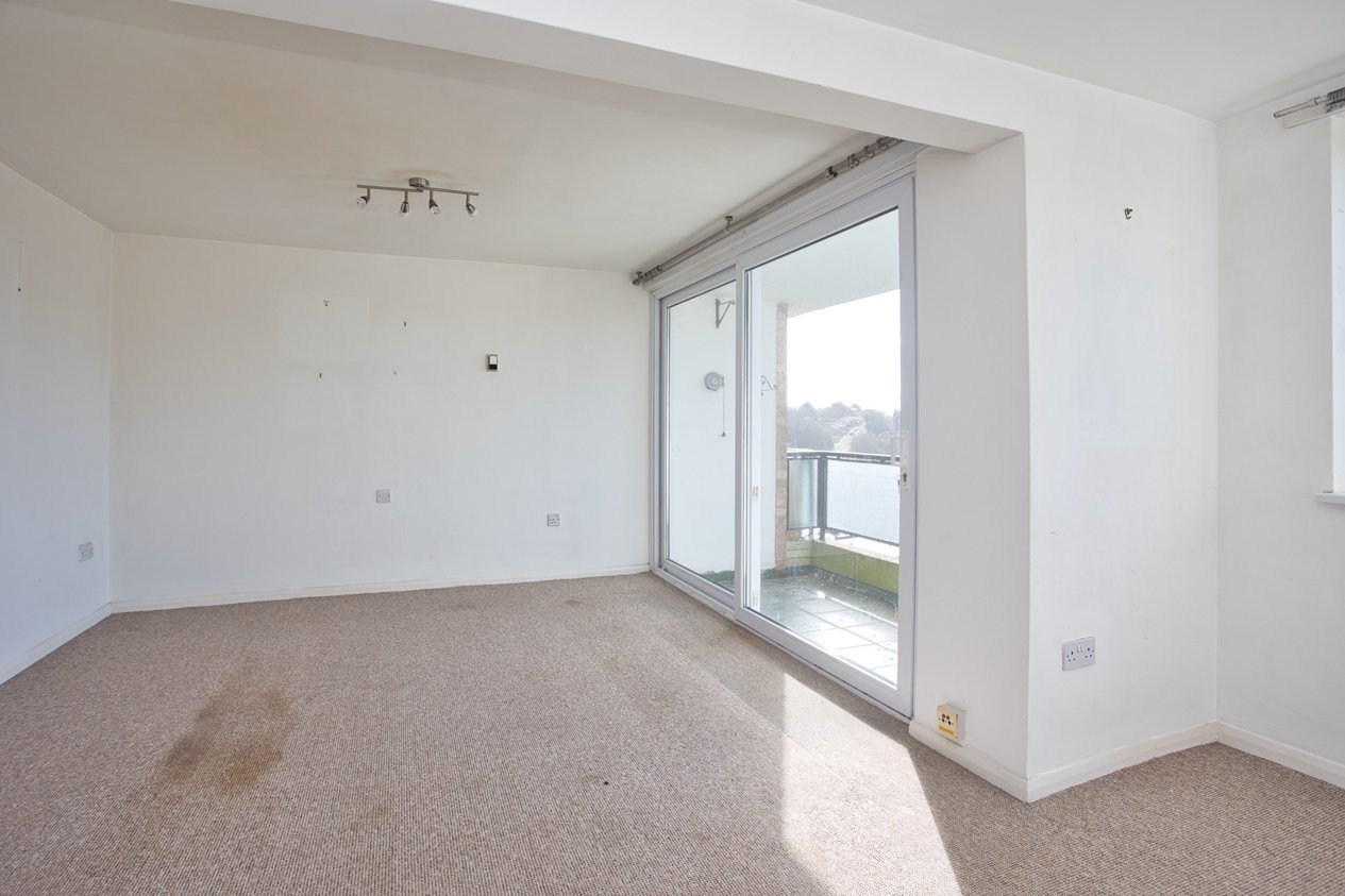 Properties For Sale in Collingwood Rise Folkestone