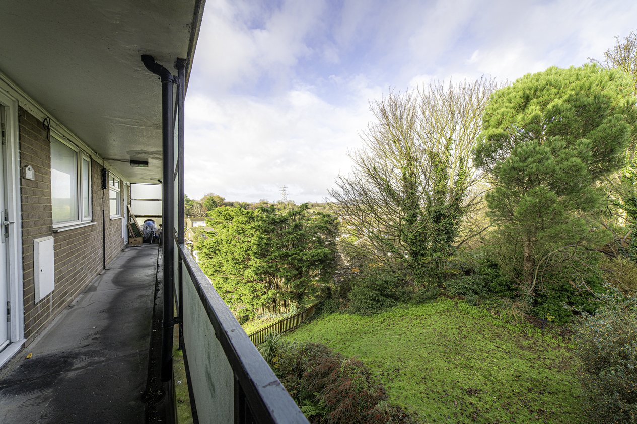 Properties For Sale in Collingwood Rise Folkestone