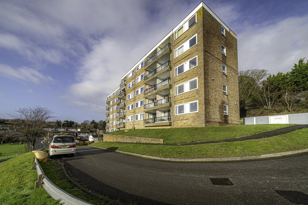 Properties For Sale in Collingwood Rise Folkestone