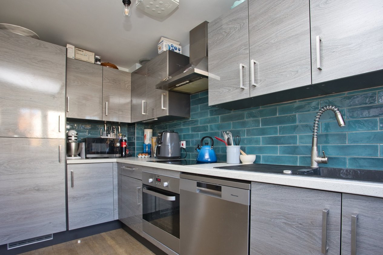 Properties Under Offer in Colmanton Grove Deal