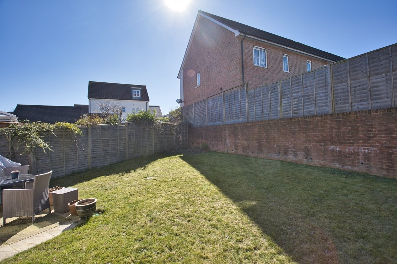 Properties Under Offer in Colmanton Grove Deal