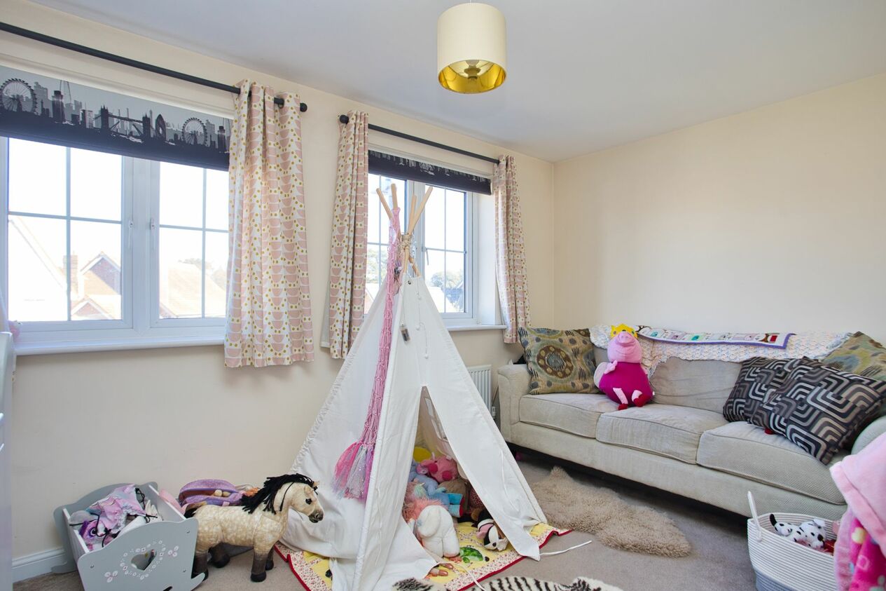 Properties For Sale in Colmanton Grove  Sholden