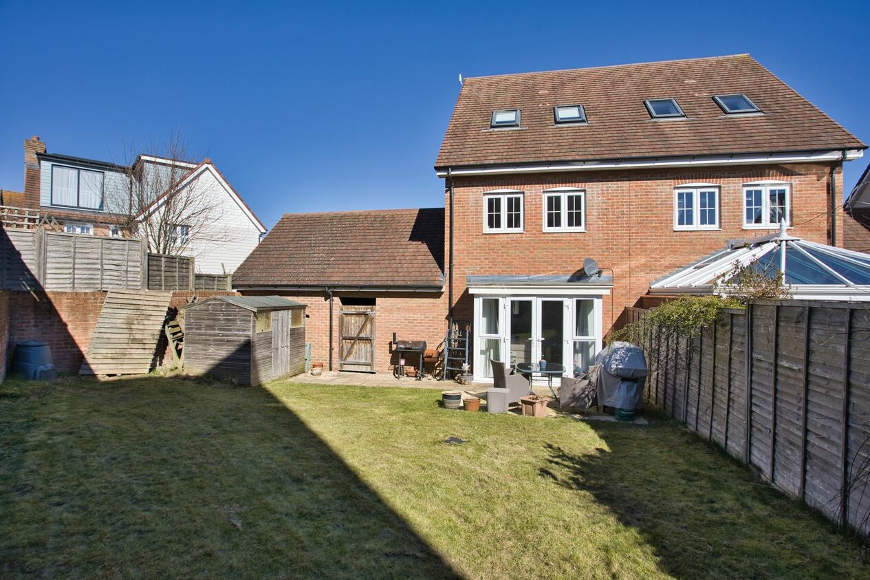 Properties For Sale in Colmanton Grove  Sholden