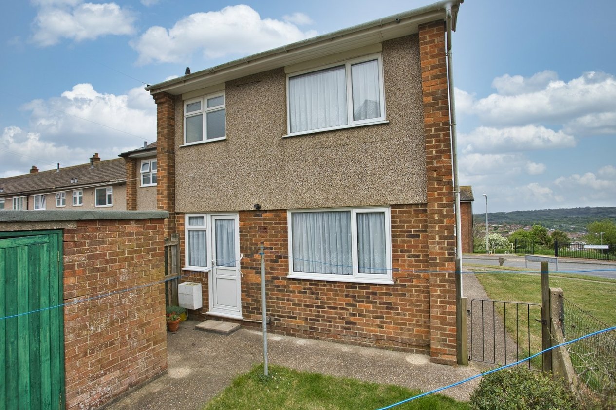 Properties For Sale in Colton Crescent Dover