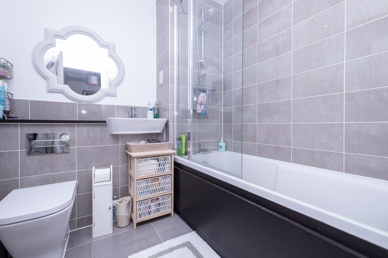 Properties For Sale in Conningbrook Avenue Ashford