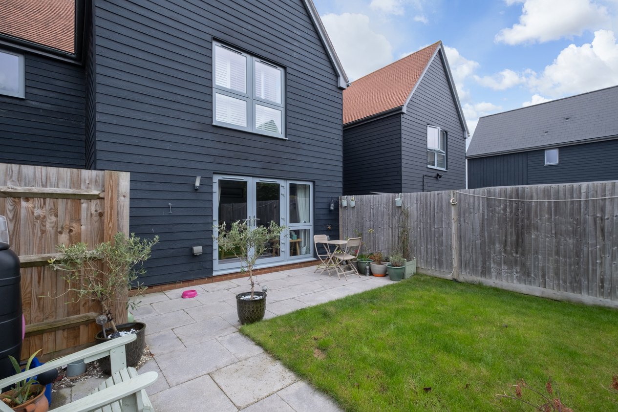 Properties For Sale in Conningbrook Avenue Ashford