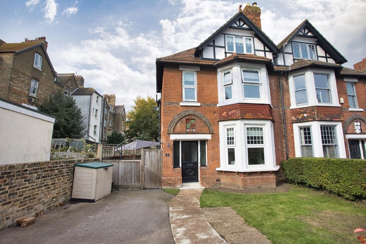 Properties Sold Subject To Contract in Copthall Gardens  Folkestone