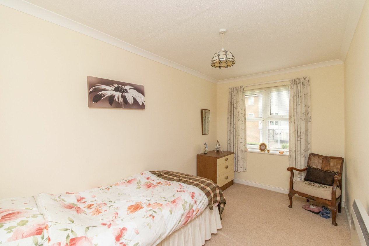 Properties For Sale in Cornwall Gardens  Cliftonville