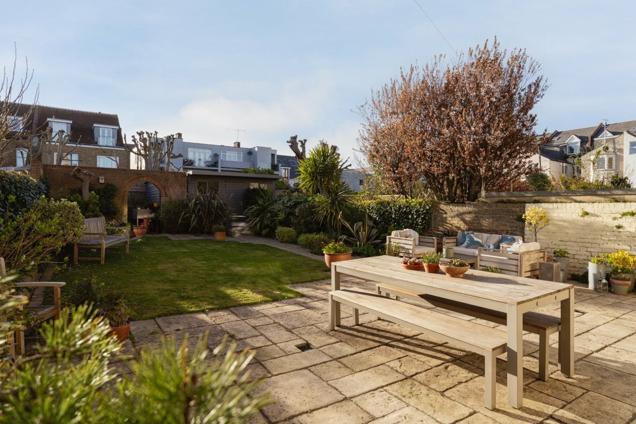 Properties Under Offer in Cornwall Gardens Cliftonville