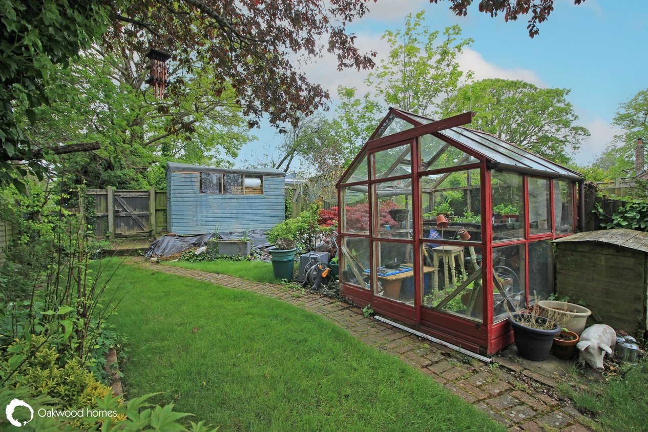 Properties For Sale in Court Cottages, Ramsgate Road 