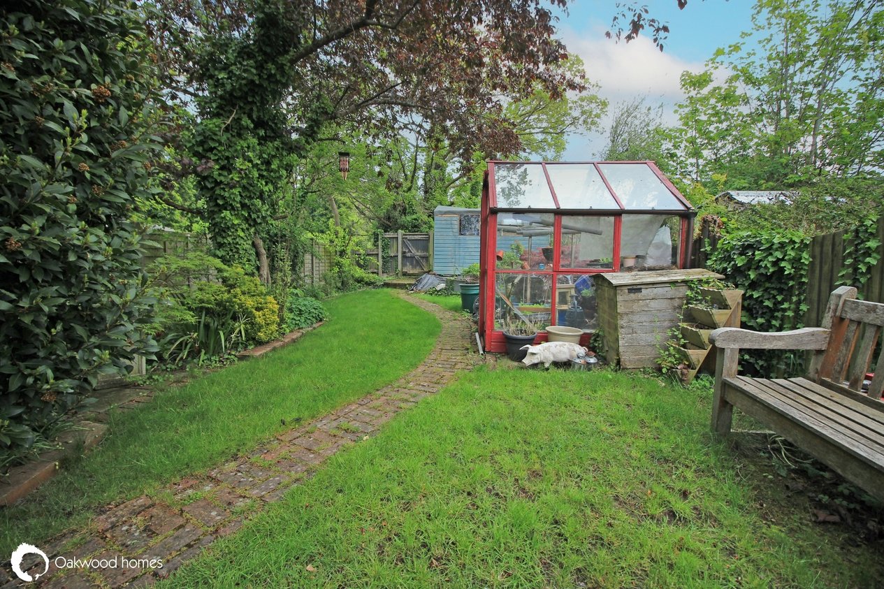 Properties For Sale in Court Cottages, Ramsgate Road 