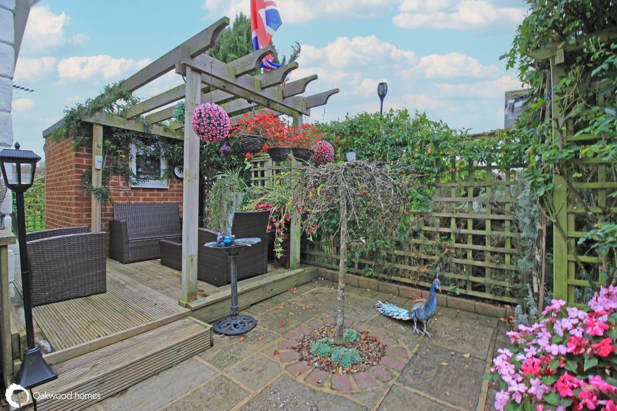 Properties For Sale in Court Mount 