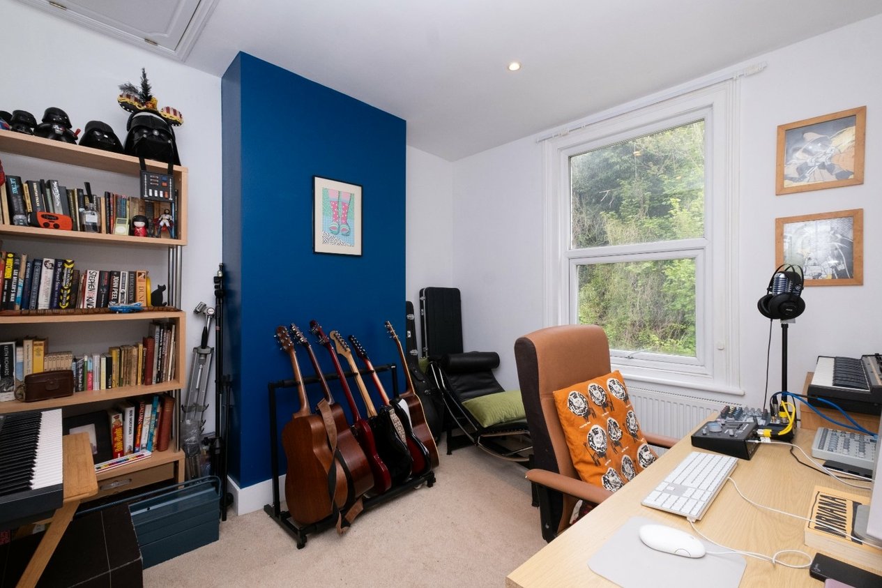 Properties For Sale in Crabble Avenue Dover