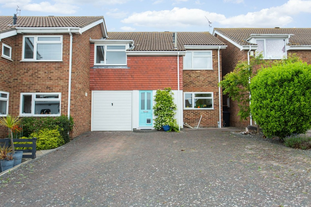 Properties For Sale in Cranleigh Gardens Whitstable
