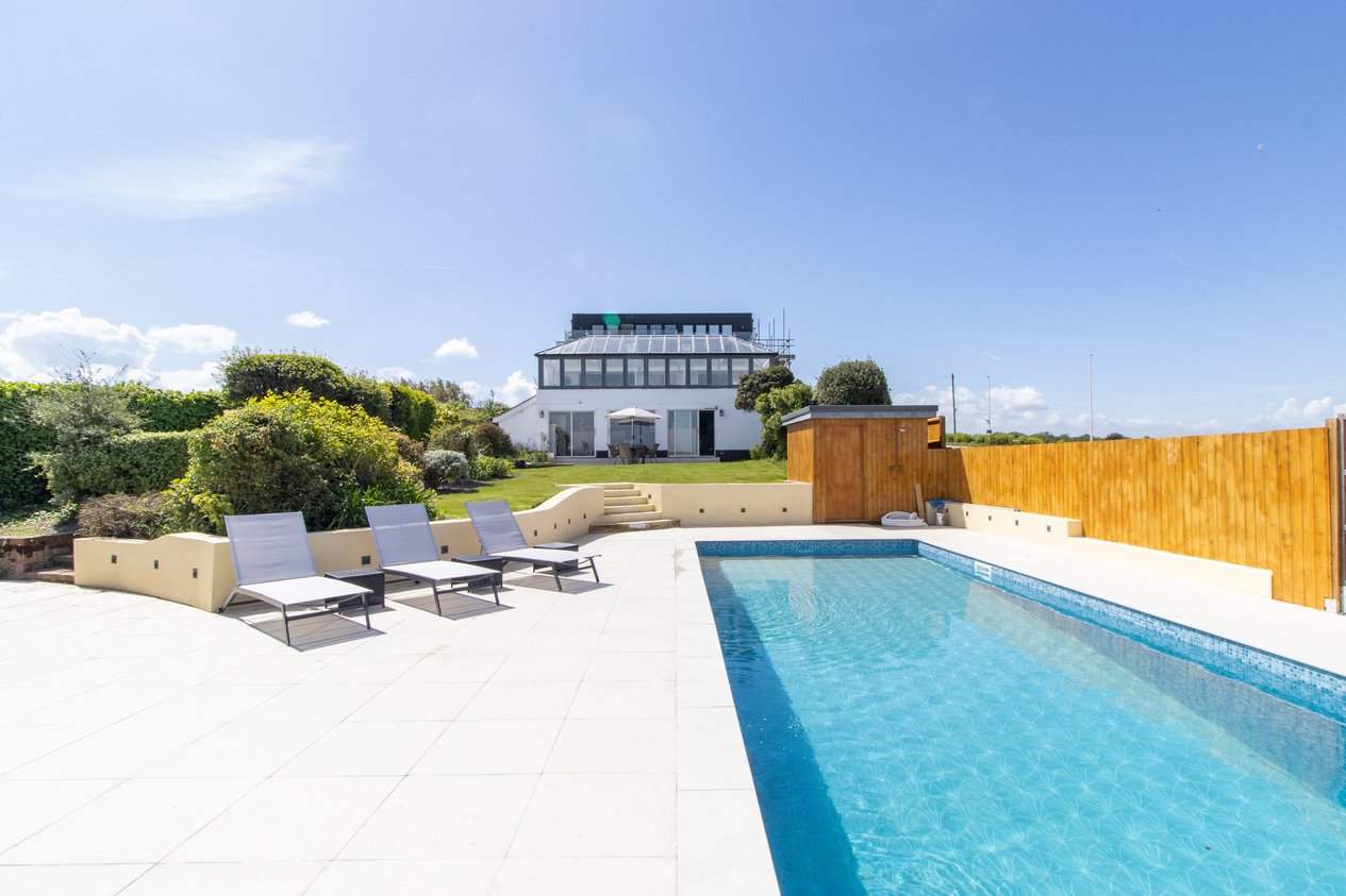 Properties Under Offer in Crescent Road Broadstairs