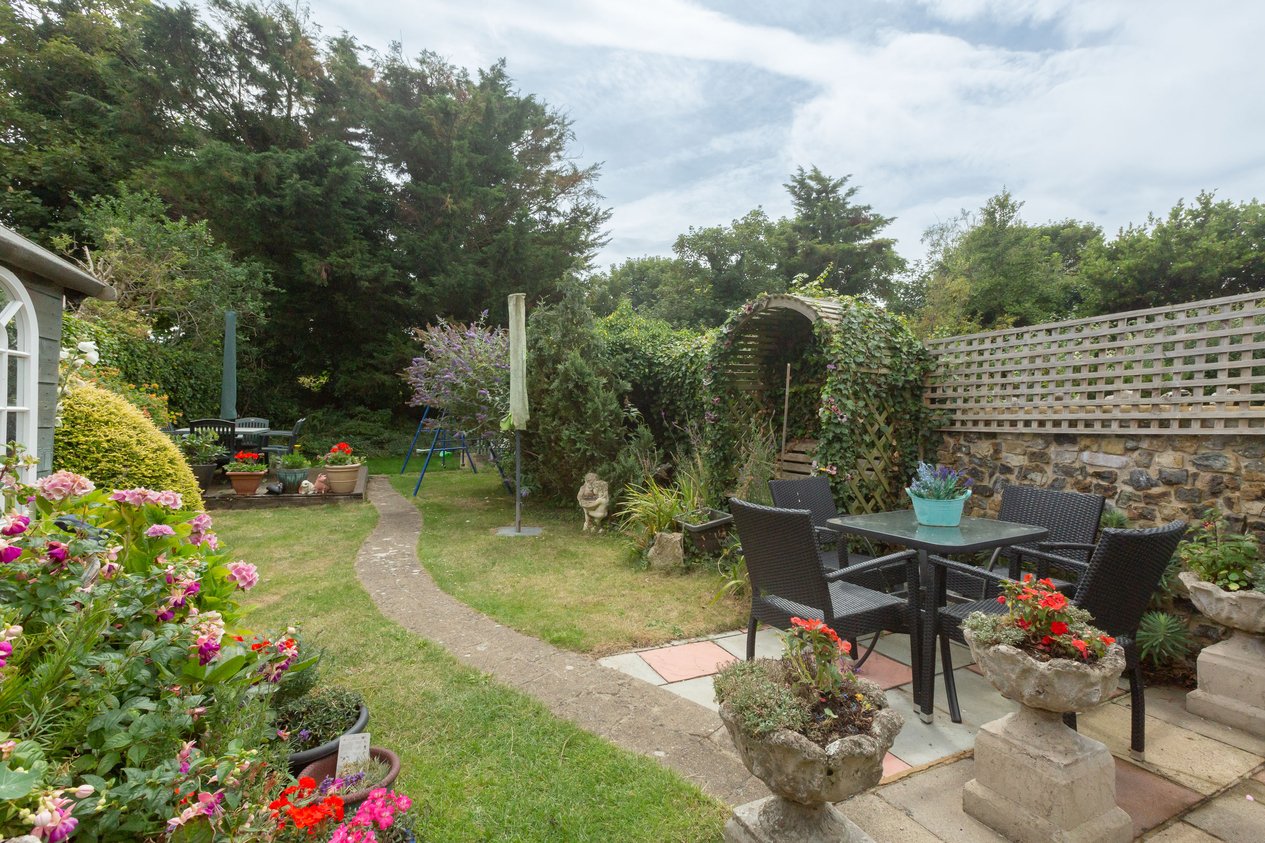 Properties For Sale in Cross Road Birchington