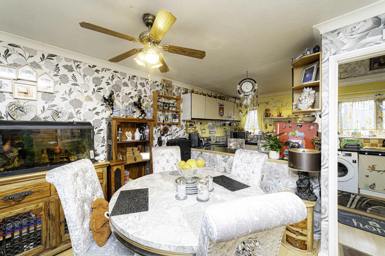 Properties For Sale in Crownfield Road Ashford