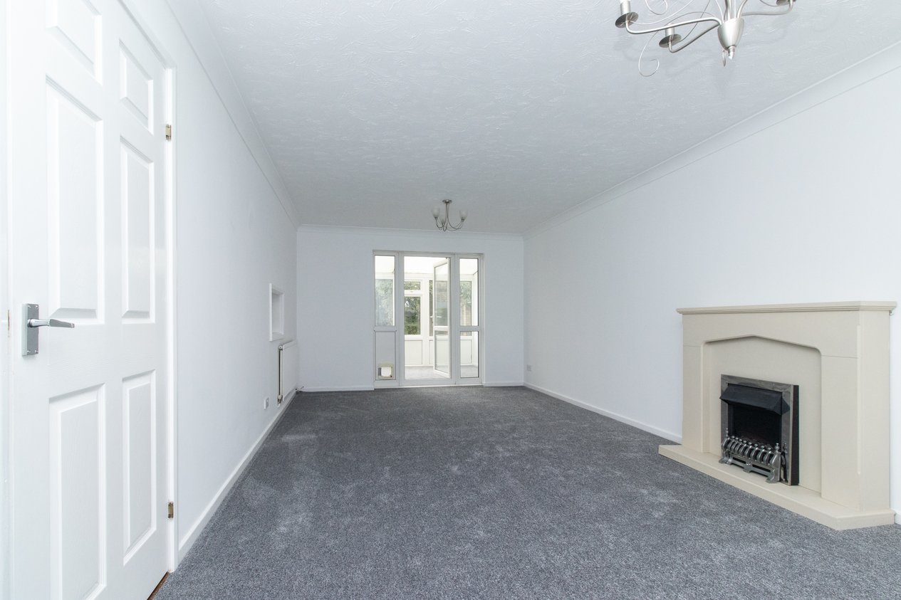 Properties Under Offer in Crundale Way Cliftonville