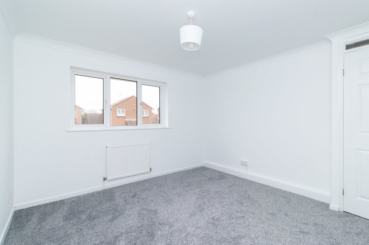 Properties Under Offer in Crundale Way Cliftonville