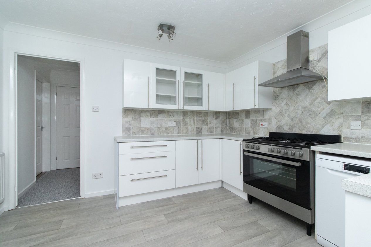 Properties Under Offer in Crundale Way Cliftonville