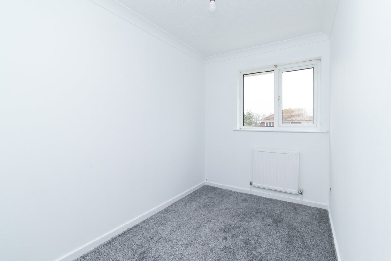 Properties Under Offer in Crundale Way Cliftonville