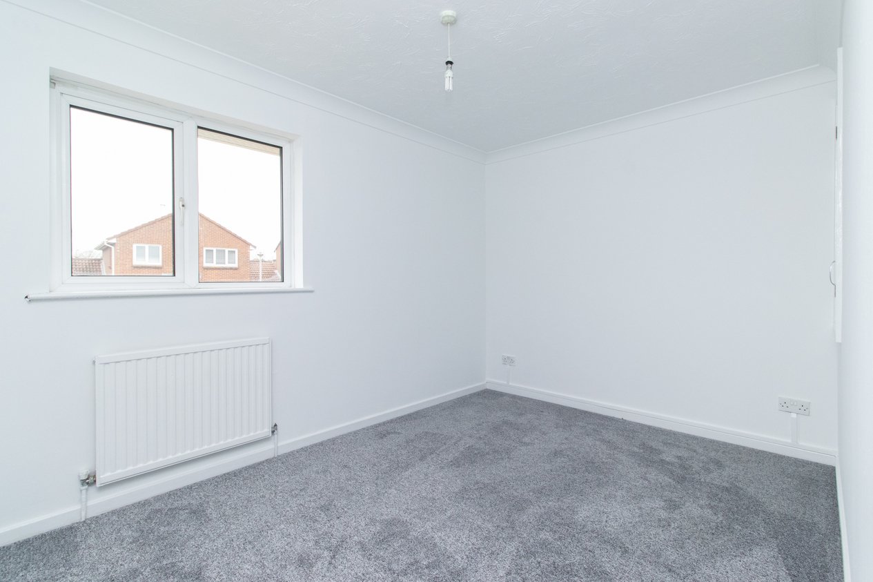 Properties Under Offer in Crundale Way Cliftonville