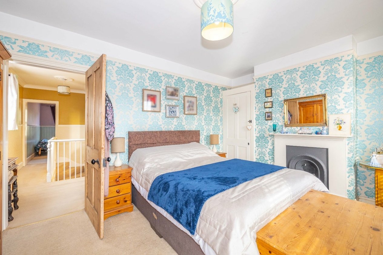 Properties Under Offer in Cudworth Road Ashford