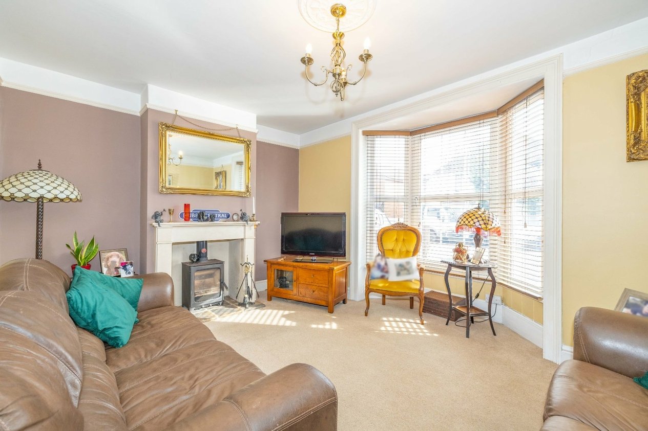 Properties Under Offer in Cudworth Road Ashford