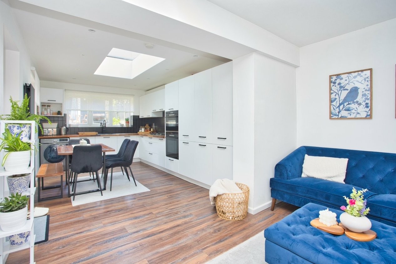 Properties For Sale in Dallas Brett Crescent Folkestone