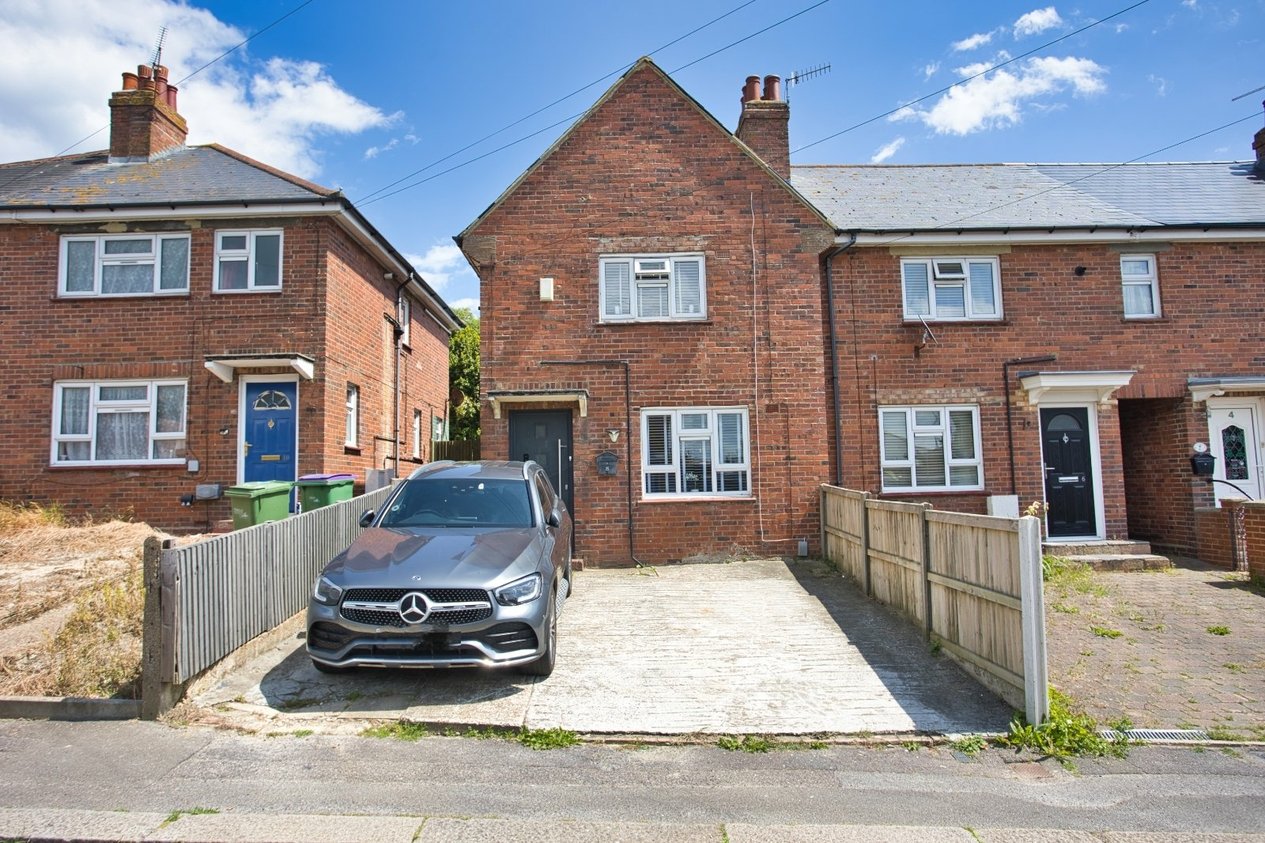 Properties For Sale in Dallas Brett Crescent Folkestone