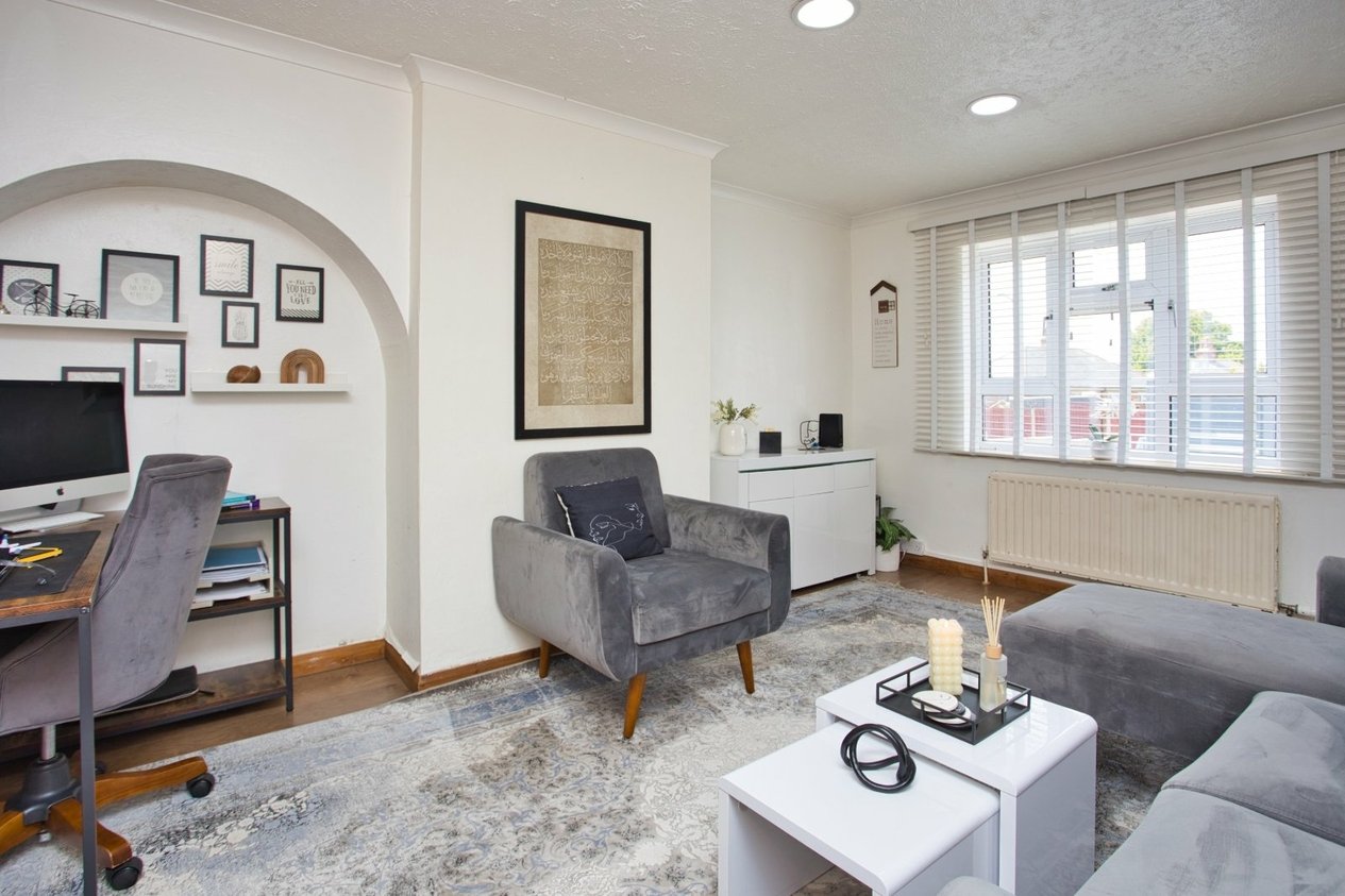Properties For Sale in Dallas Brett Crescent Folkestone