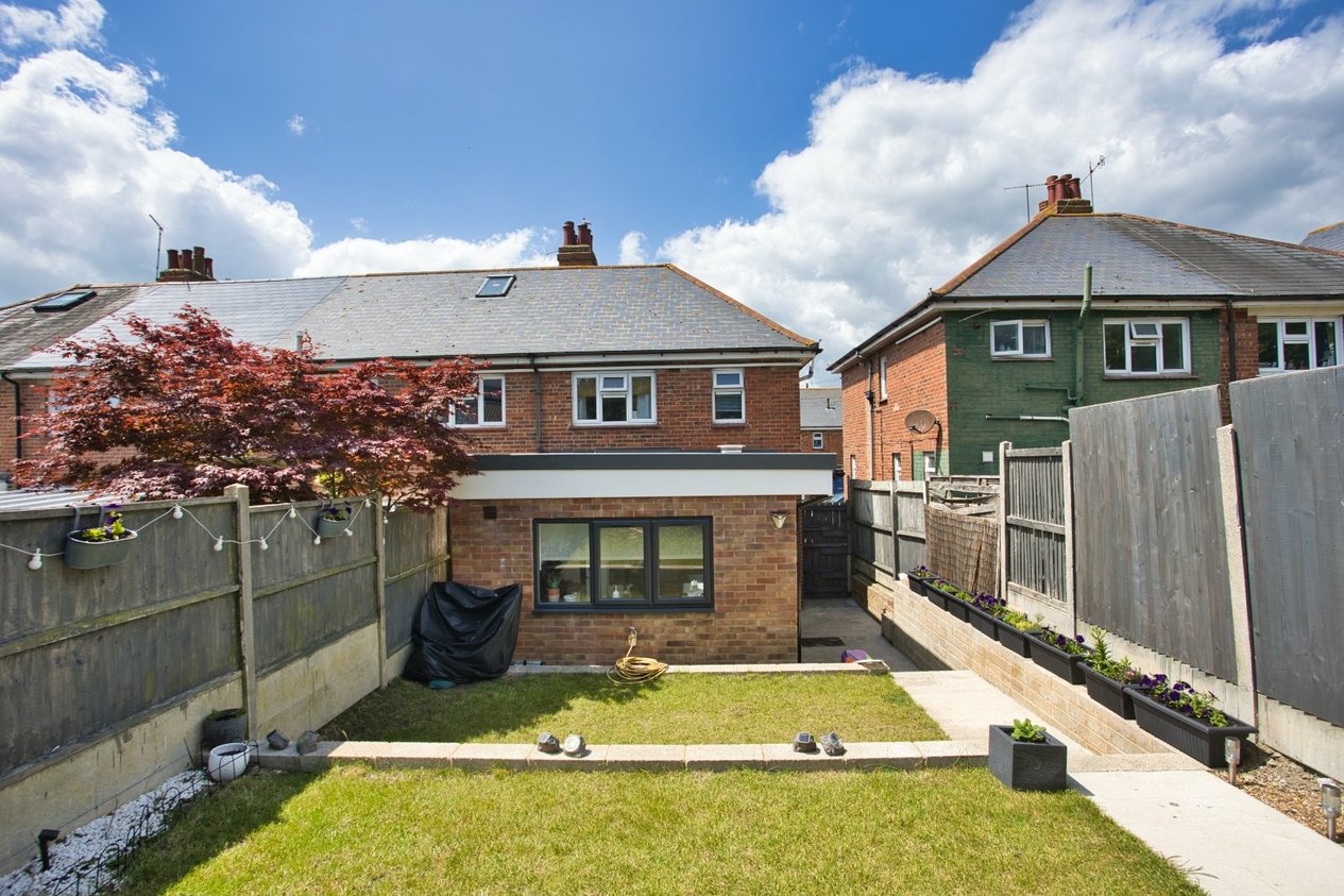 Properties For Sale in Dallas Brett Crescent Folkestone