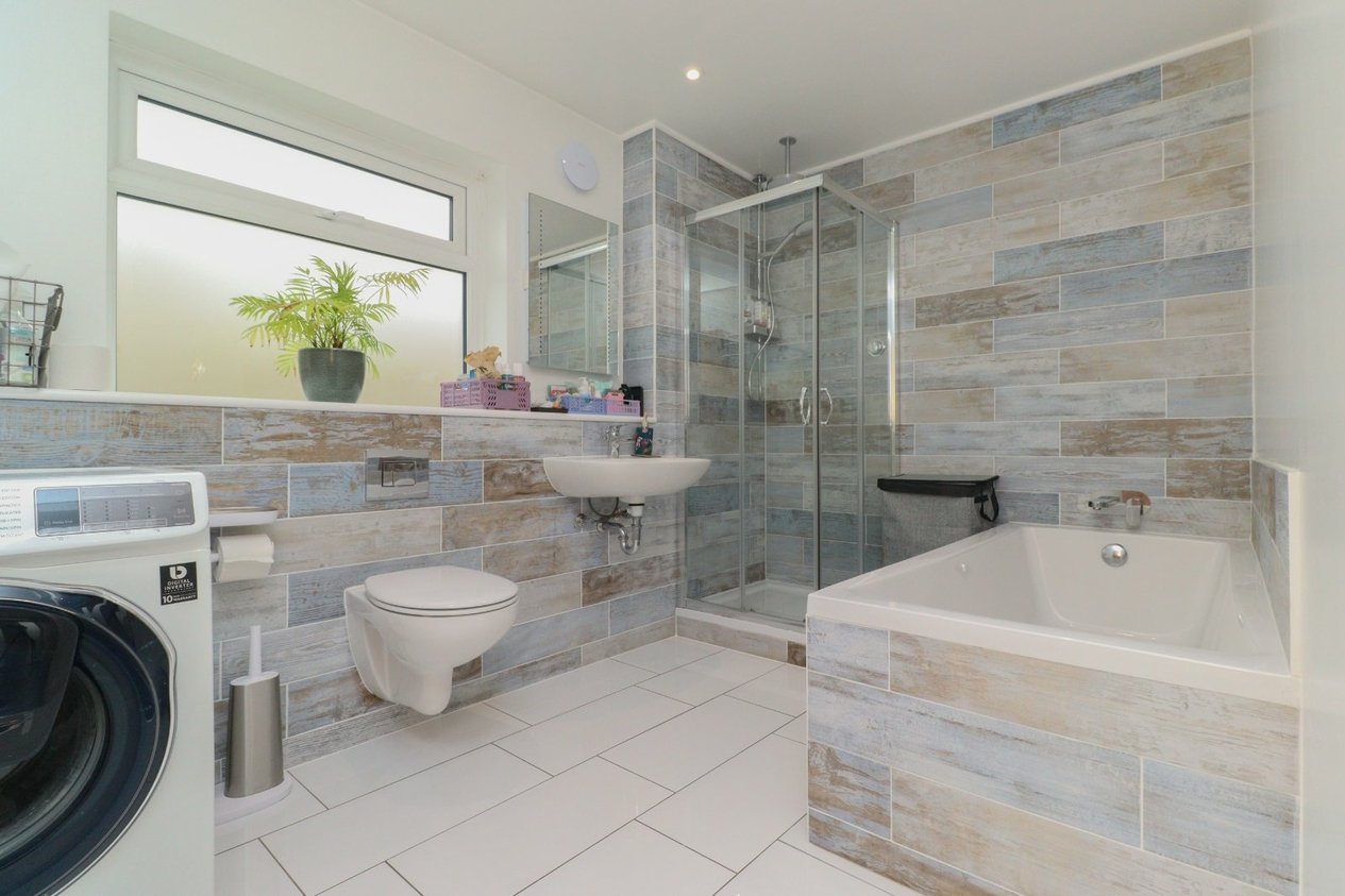 Properties For Sale in Dane Road Birchington