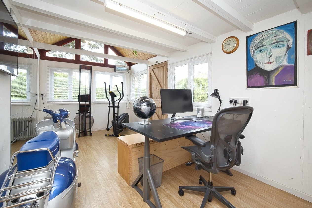 Properties For Sale in Dane Road Birchington