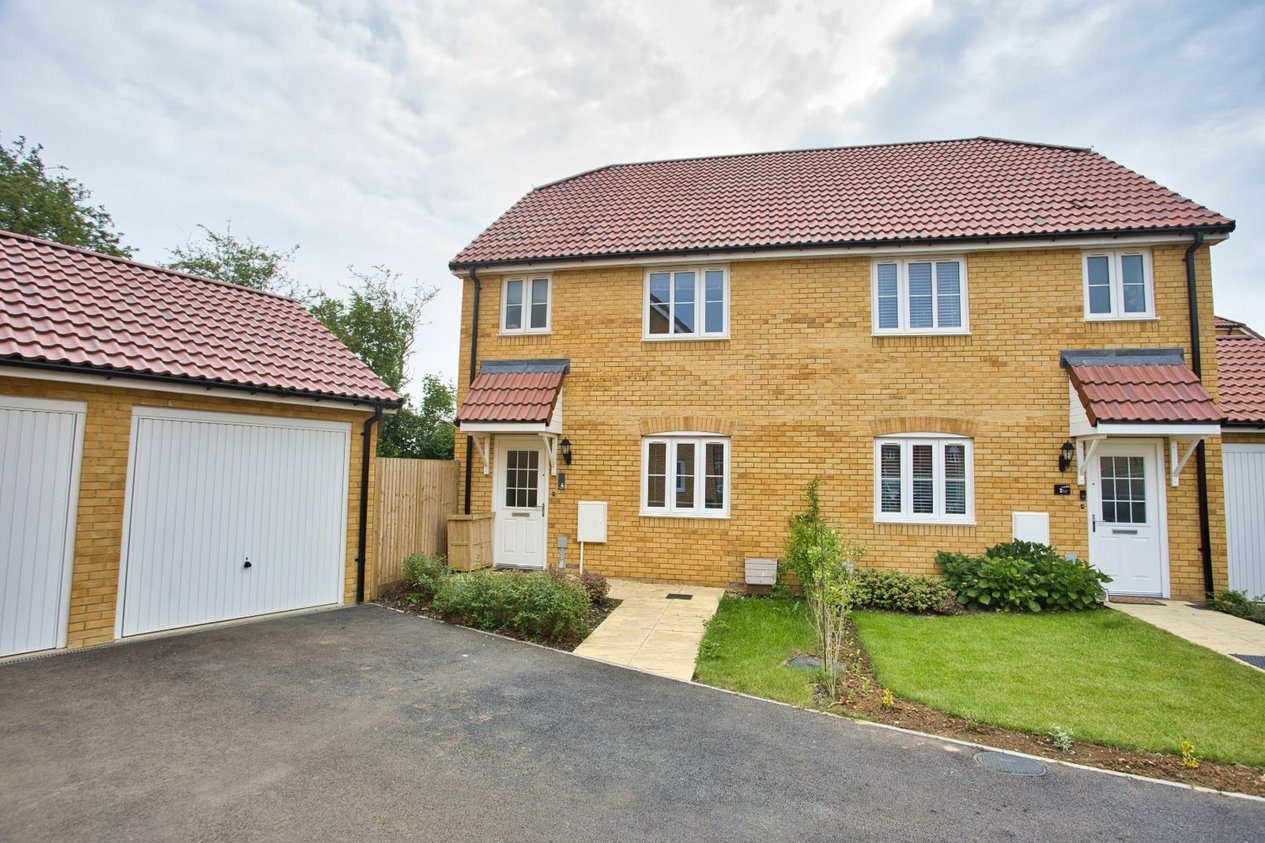 Properties For Sale in Daniels Place Hawkinge
