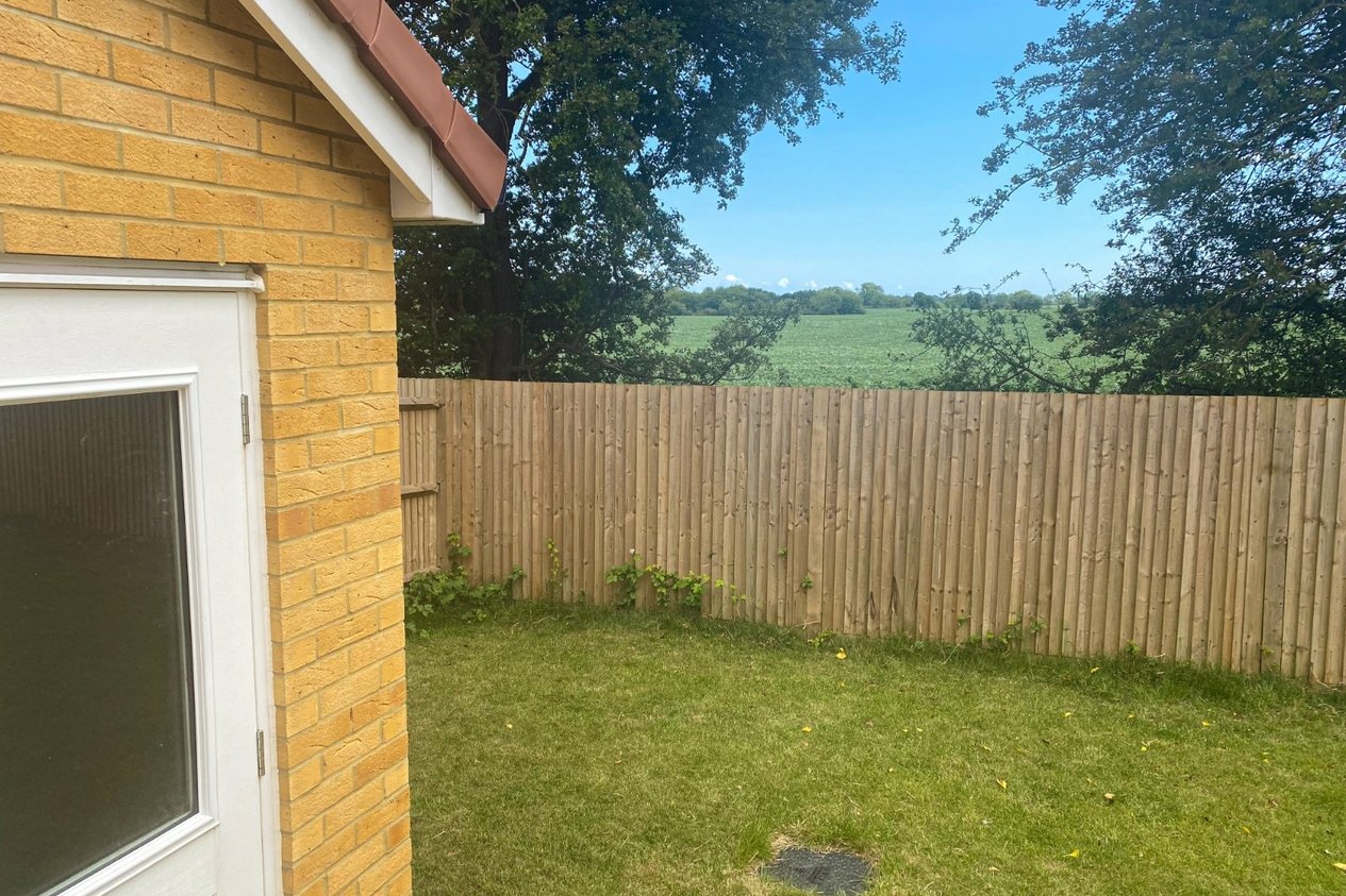 Properties For Sale in Daniels Place Hawkinge
